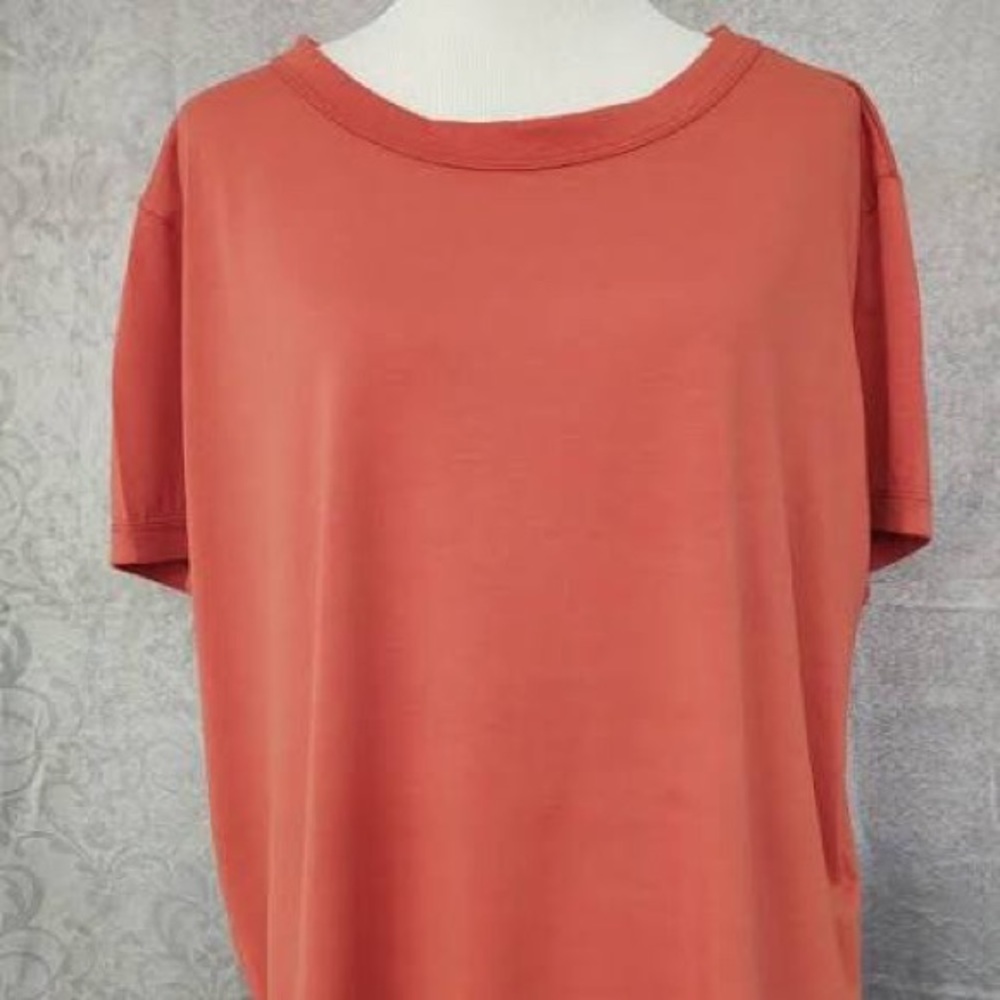 BNWT Lularoe Liv Tee